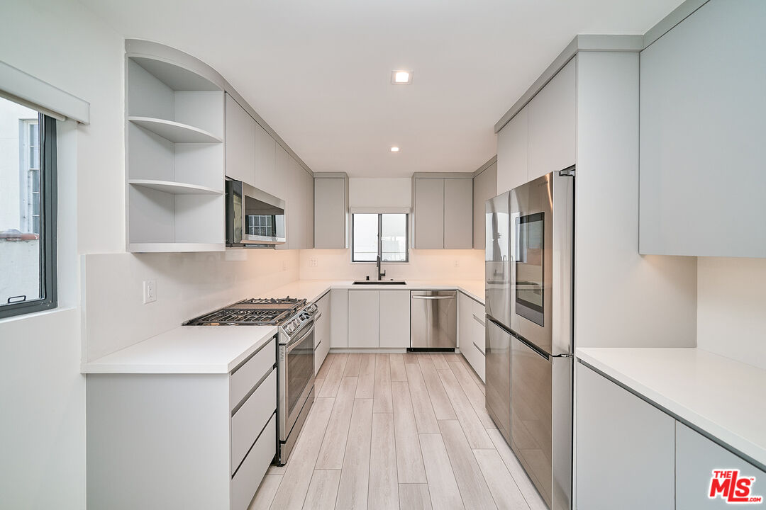 145 S Maple Dr Unit: 104