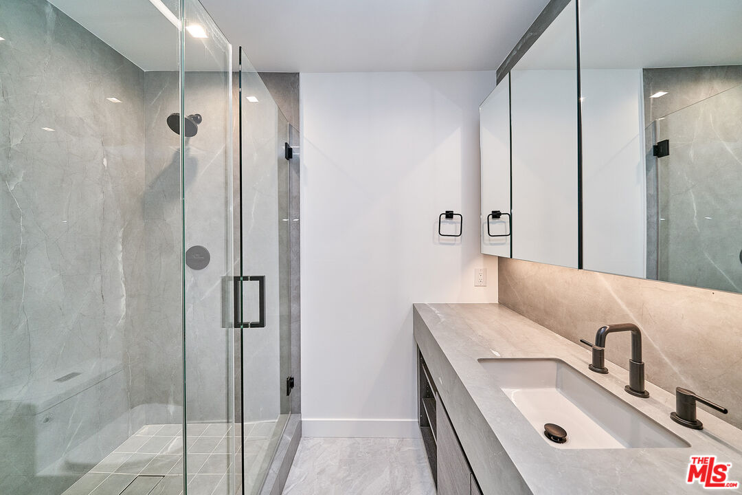 145 S Maple Dr Unit: 104