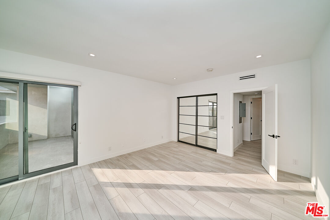 145 S Maple Drive Dr Unit: 205
