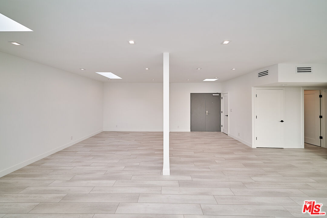 145 S Maple Drive Dr Unit: 205