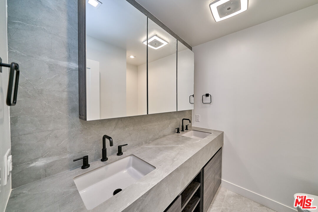 145 S Maple Drive Dr Unit: 205