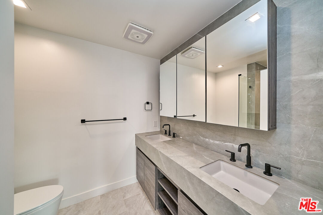 145 S Maple Drive Dr Unit: 205