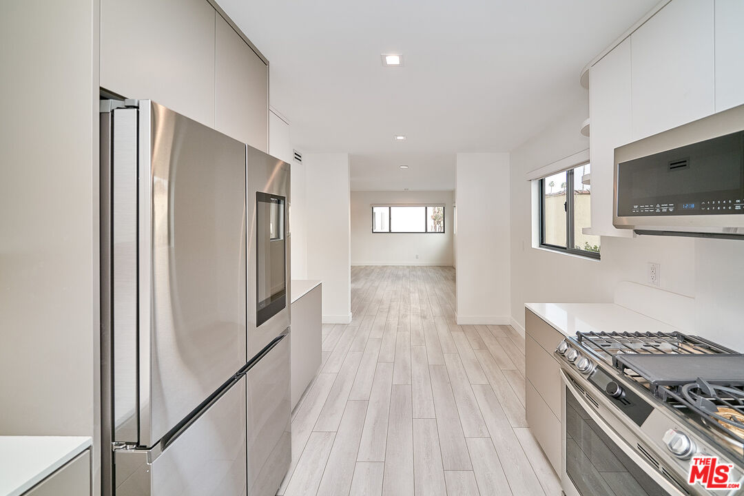 145 S Maple Dr Unit: 204