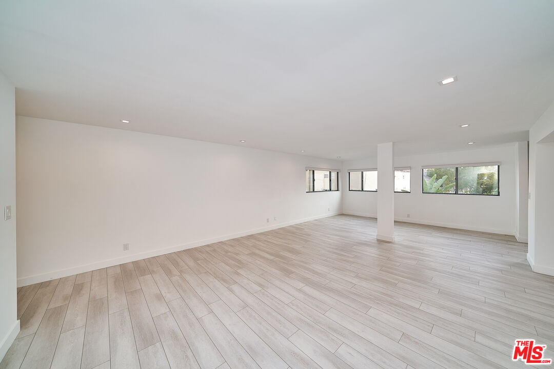145 S Maple Dr Unit: 204