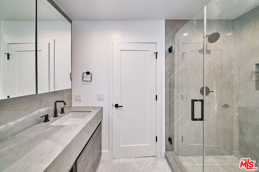 145 S Maple Dr Unit: 204
