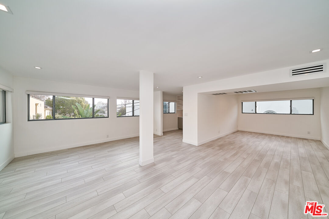 145 S Maple Dr Unit: 204