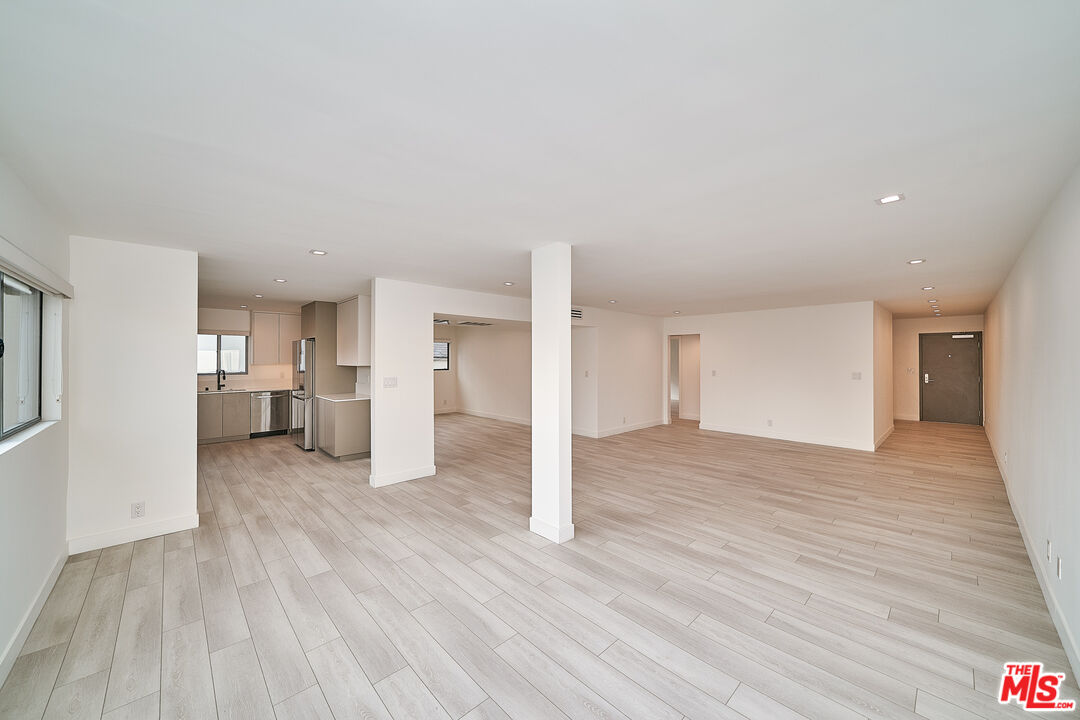 145 S Maple Dr Unit: 204
