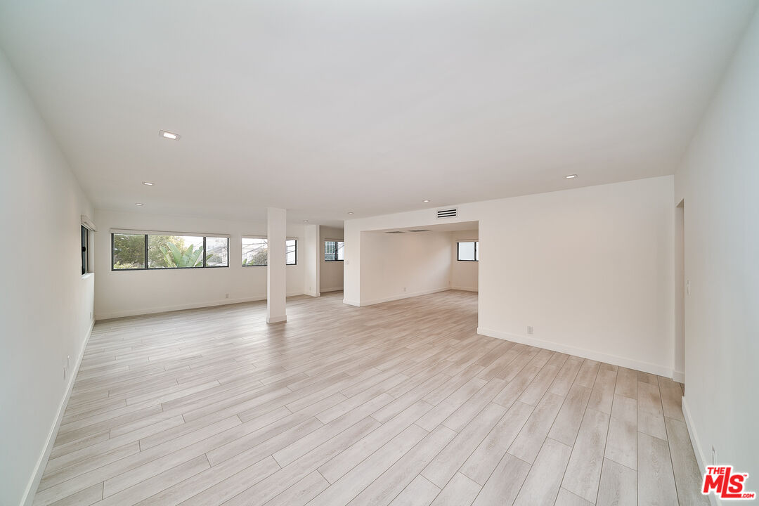 145 S Maple Dr Unit: 204