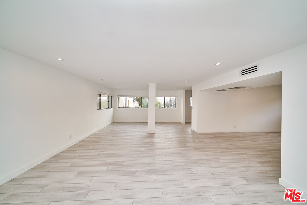 145 S Maple Dr Unit: 204