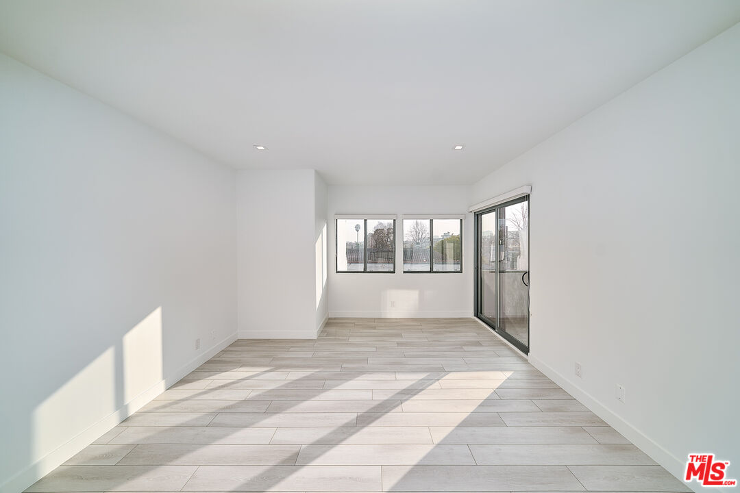 145 S Maple Dr Unit: 303