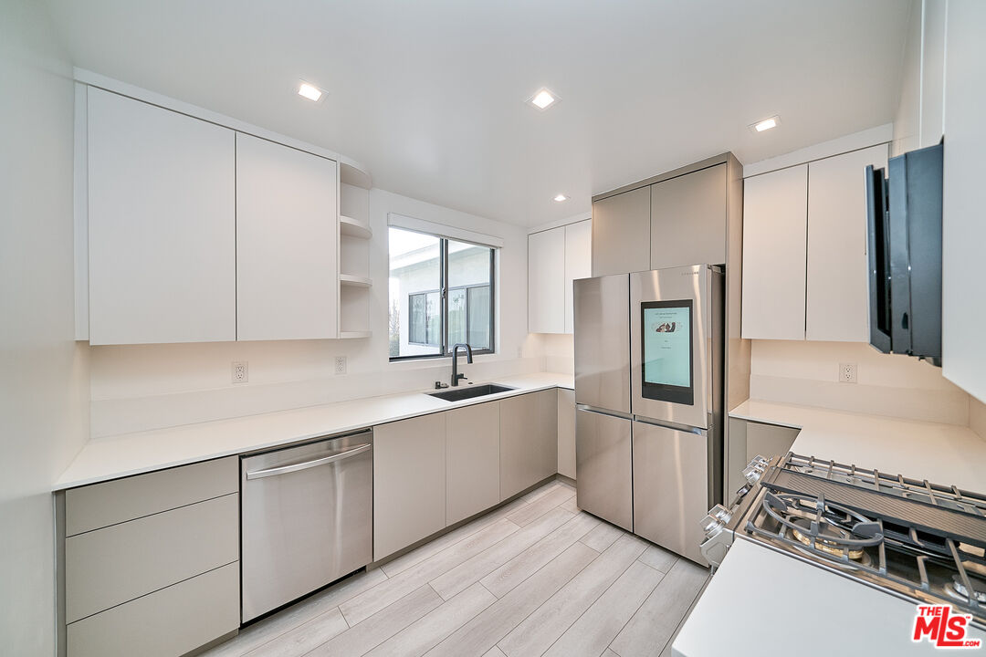 145 S Maple Dr Unit: 303