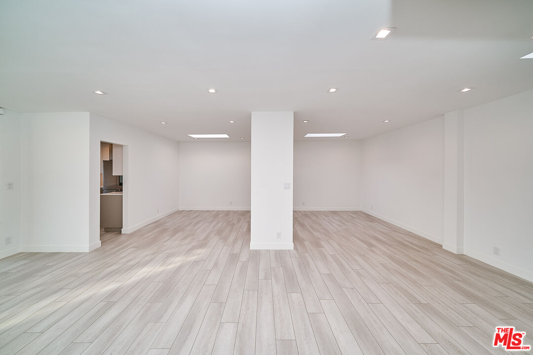 145 S Maple Dr Unit: 303