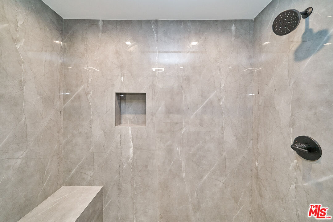 145 S Maple Dr Unit: 305