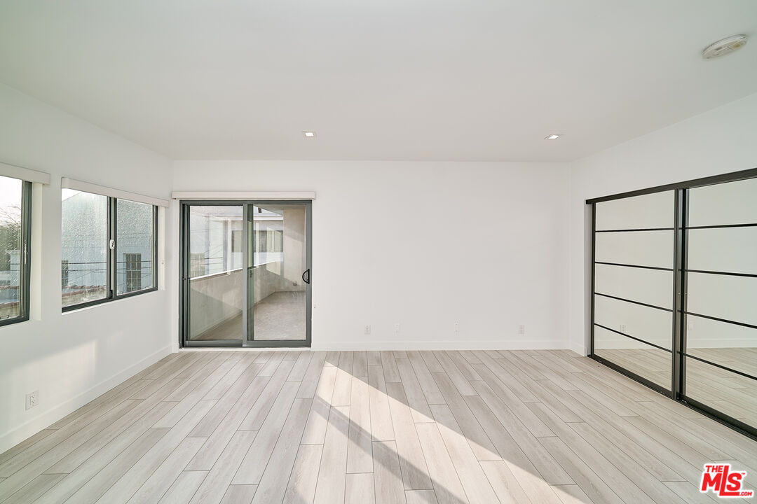 145 S Maple Dr Unit: 305