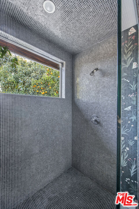 11472 Laurelcrest Rd