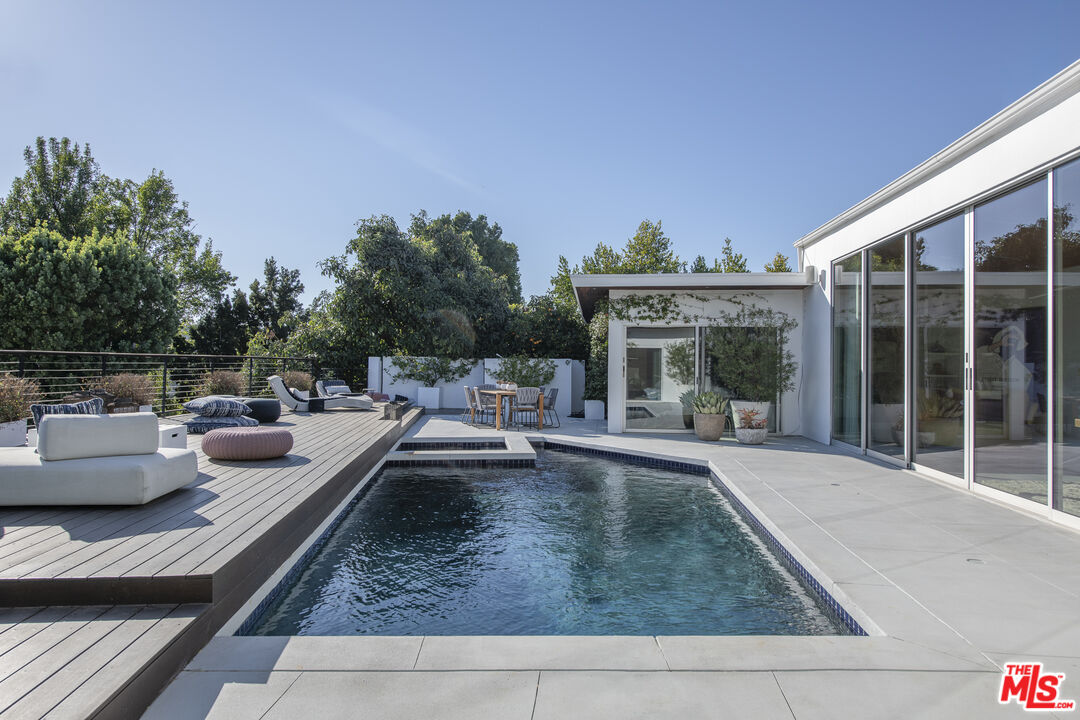 11472 Laurelcrest Rd