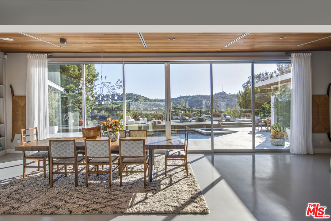 11472 Laurelcrest Rd