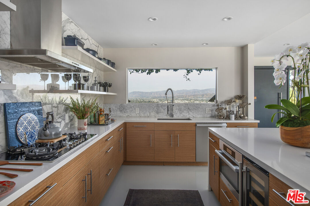 11472 Laurelcrest Rd