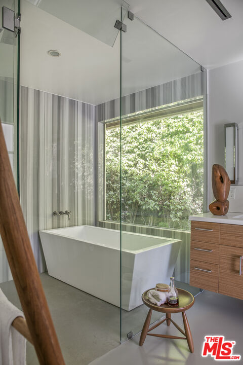 11472 Laurelcrest Rd