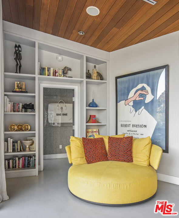 11472 Laurelcrest Rd