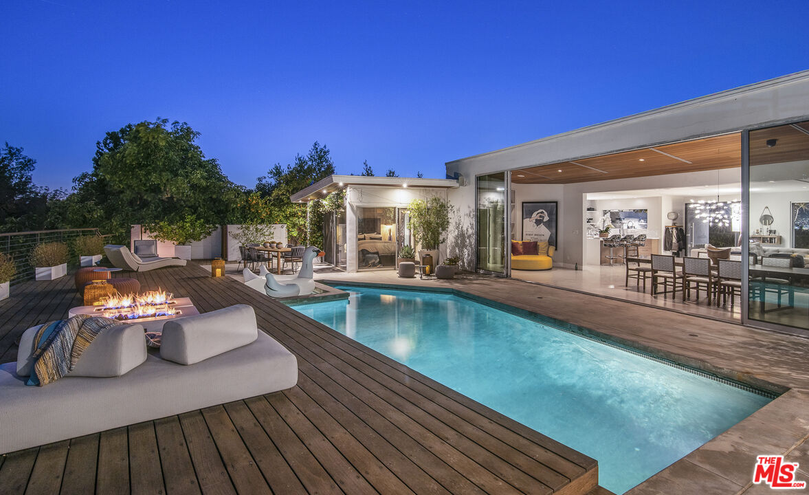 11472 Laurelcrest Rd