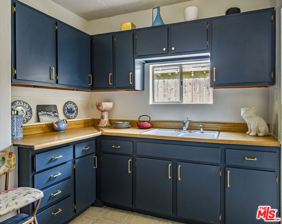 11670 Erwin St