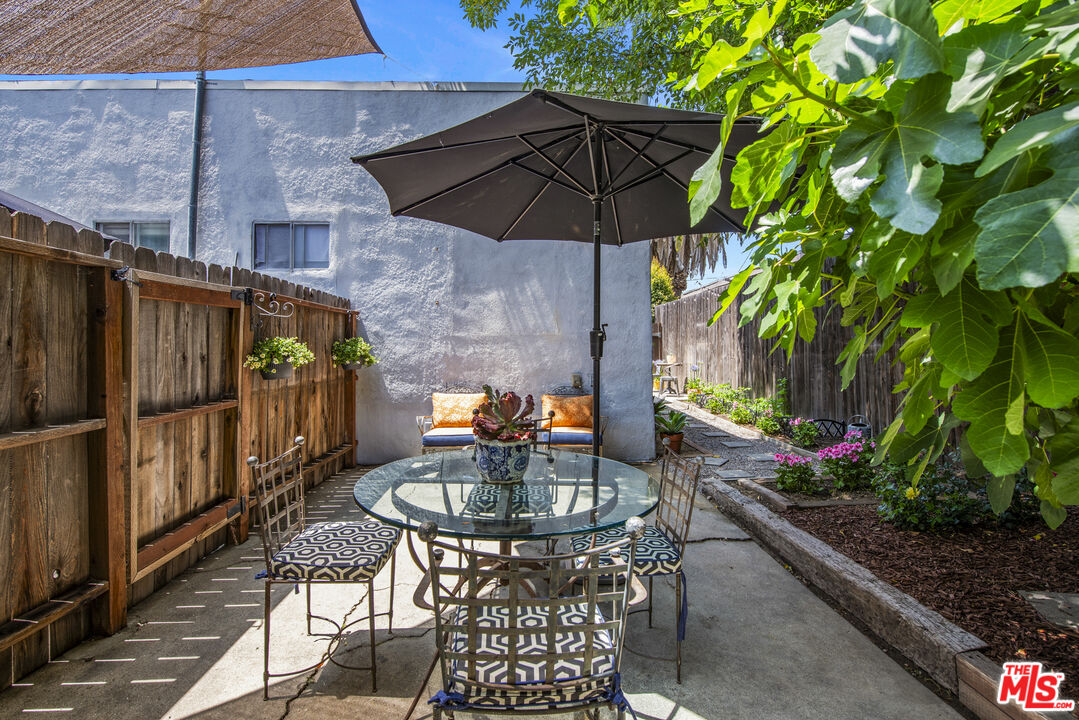 11670 Erwin St