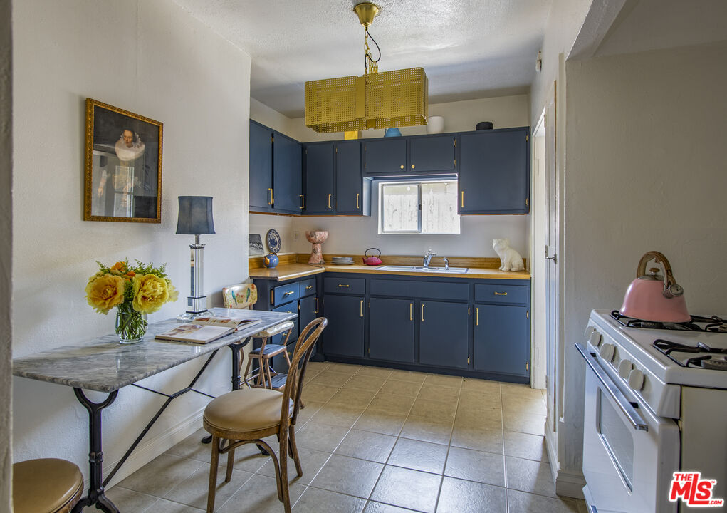 11670 Erwin St