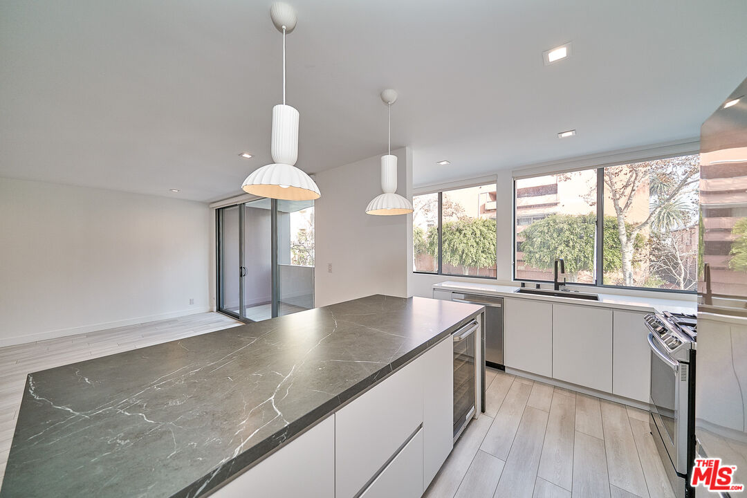 137 S Maple Dr Unit: 101