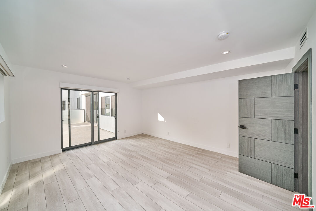 137 S Maple Dr Unit: 101