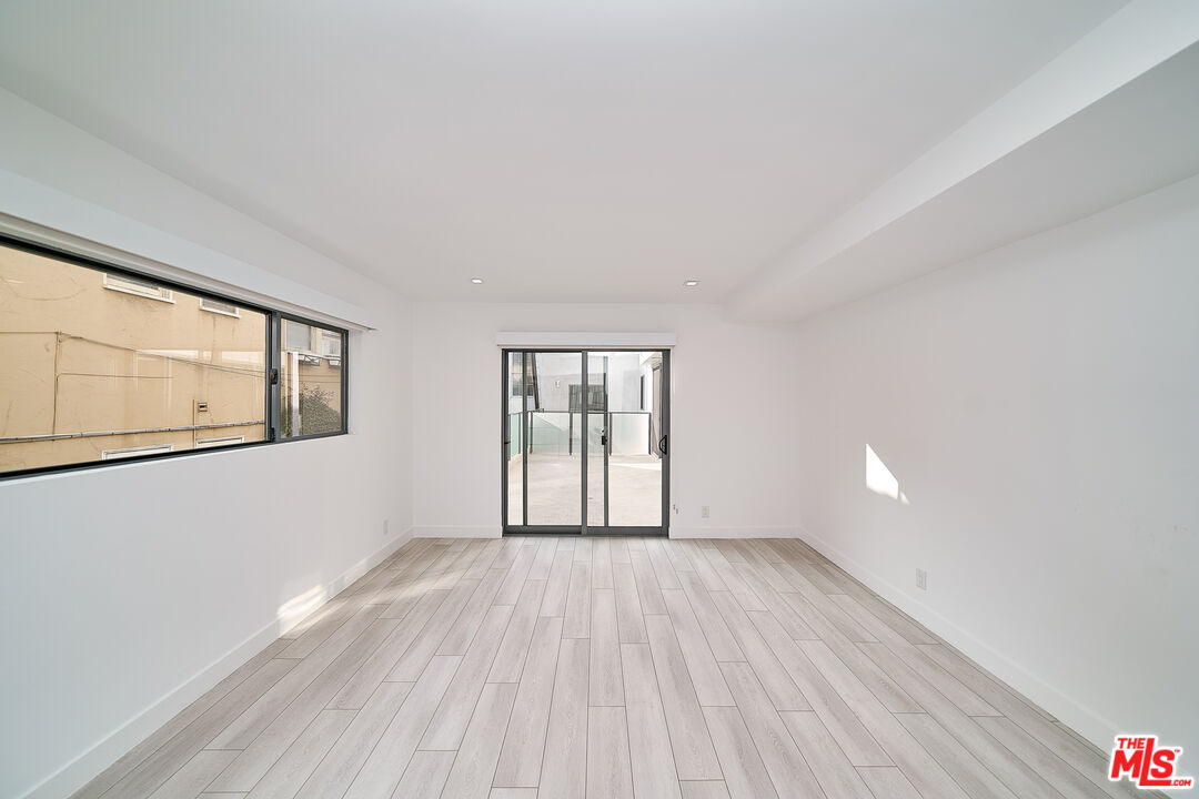 137 S Maple Dr Unit: 101