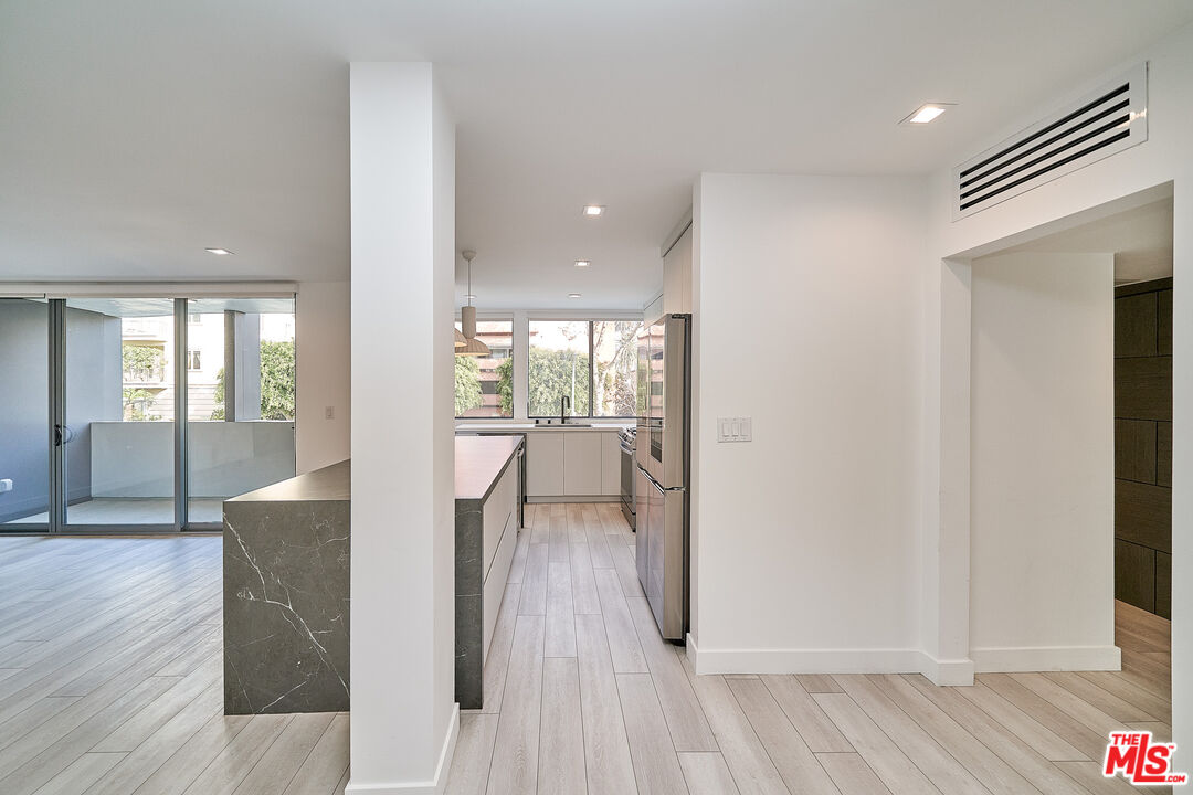 137 S Maple Dr Unit: 101