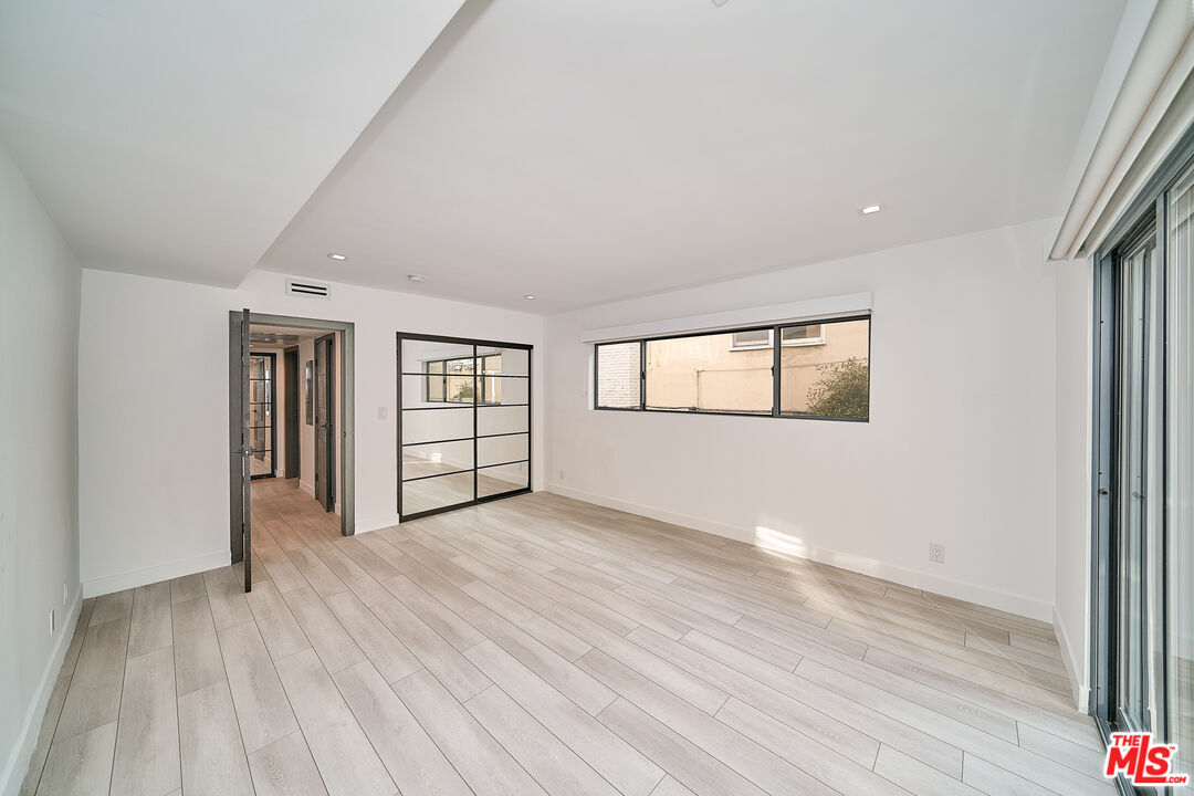 137 S Maple Dr Unit: 101