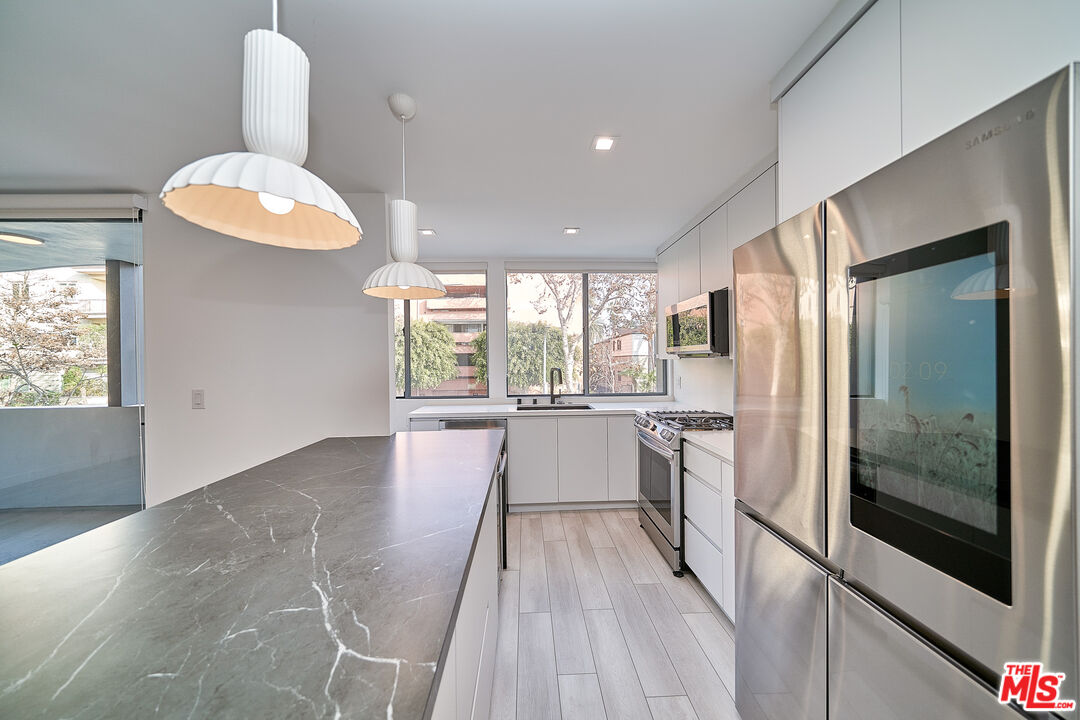 137 S Maple Dr Unit: 101