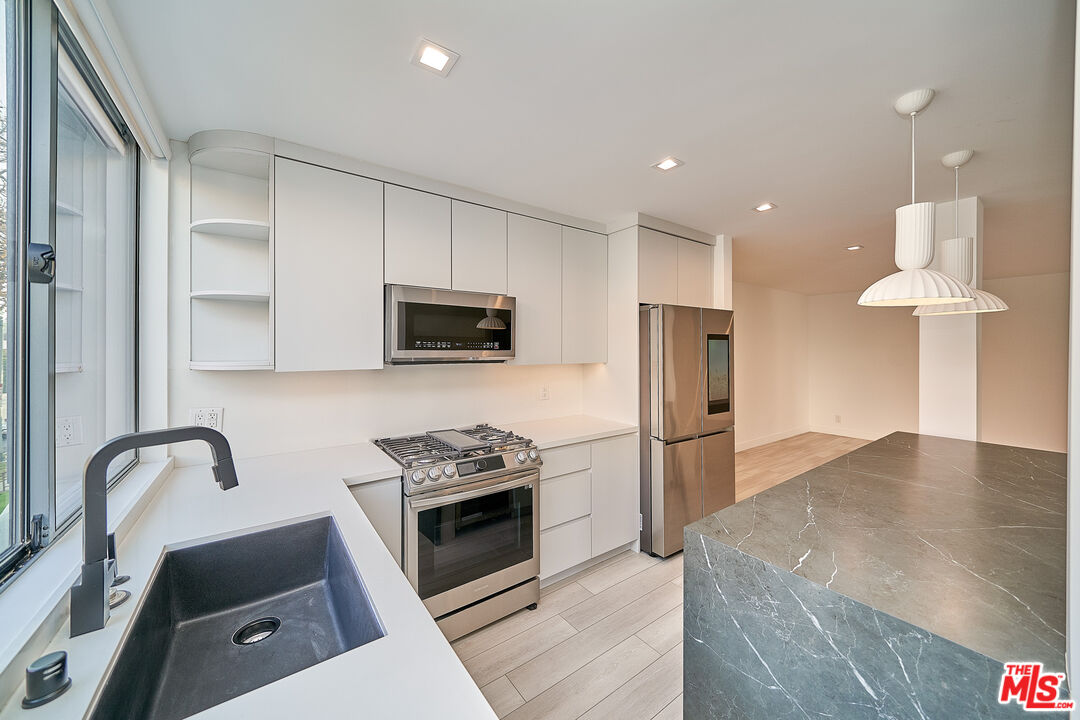 137 S Maple Dr Unit: 101