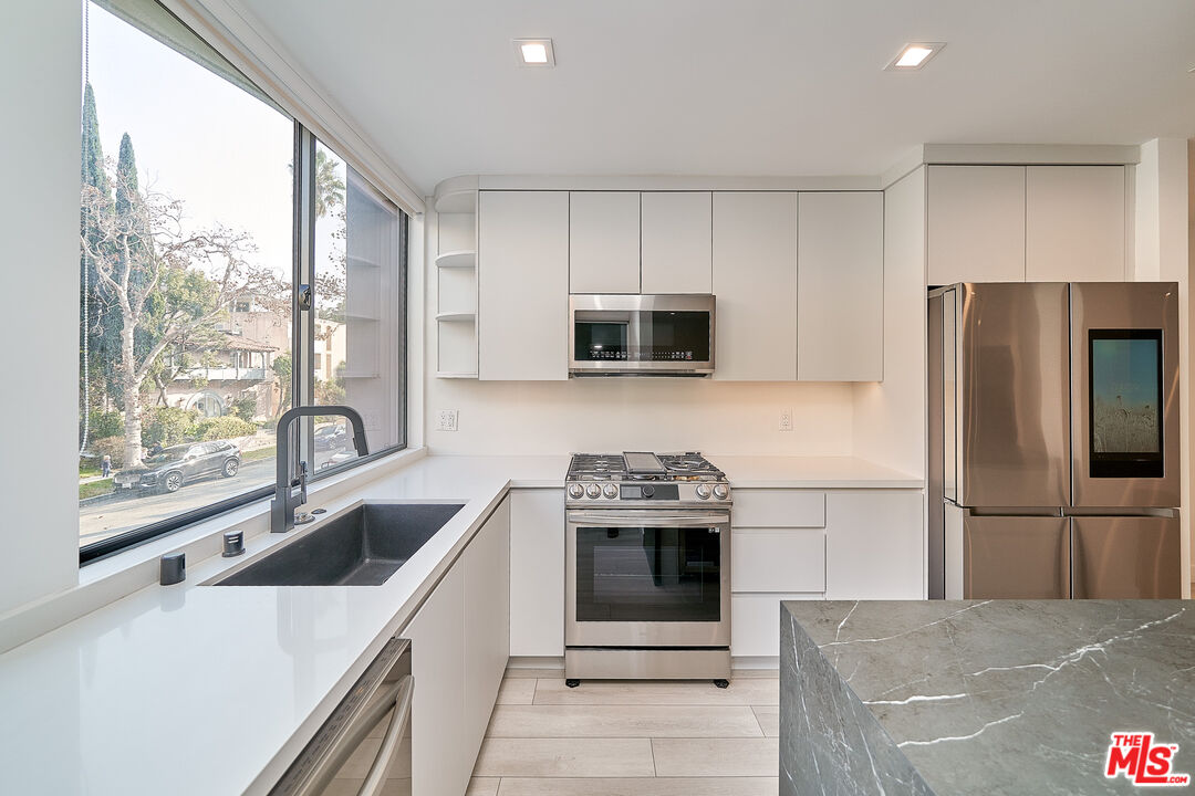 137 S Maple Dr Unit: 101