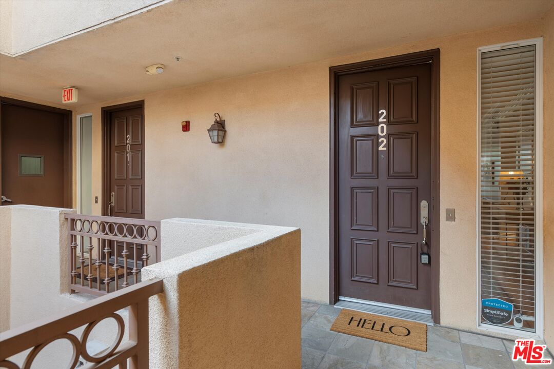 1444 S Point View St Unit: 202