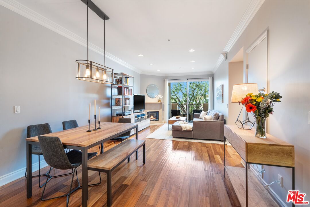 1444 S Point View St Unit: 202