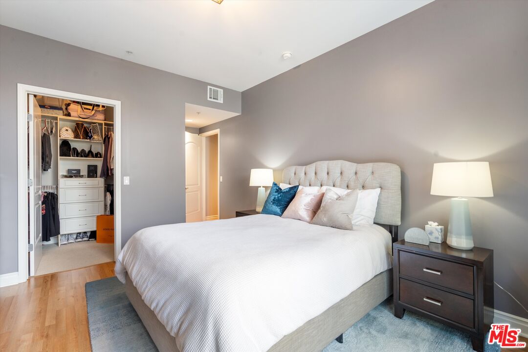 1444 S Point View St Unit: 202
