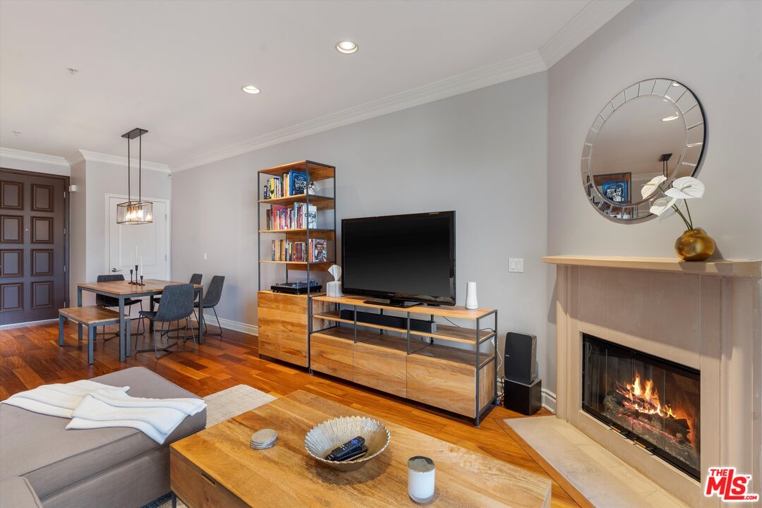 1444 S Point View St Unit: 202