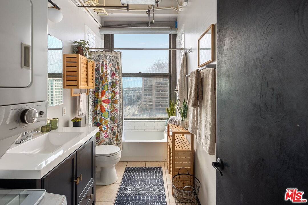 108 W 2nd St Unit: 907