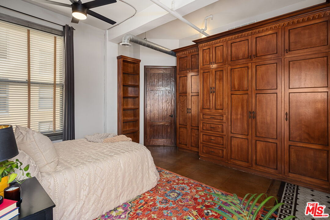 108 W 2nd St Unit: 907