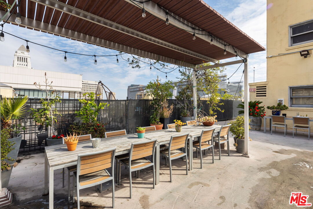 108 W 2nd St Unit: 907