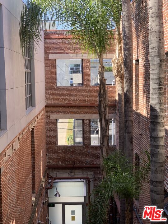500 Molino St Unit: 117