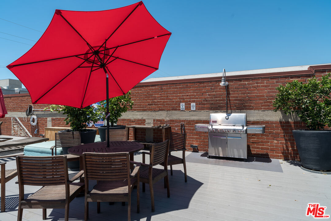 500 Molino St Unit: 117
