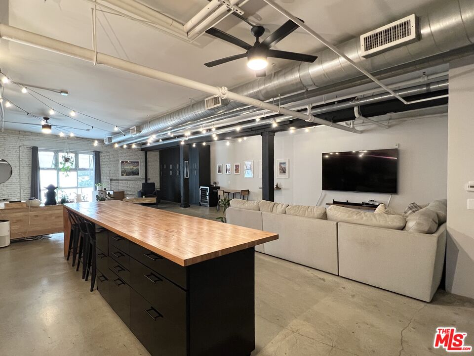 500 Molino St Unit: 117