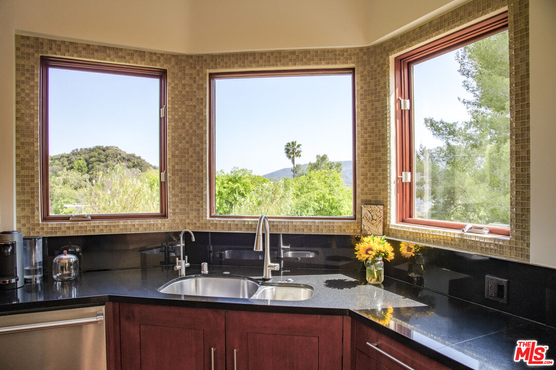2655 Topanga Skyline Dr