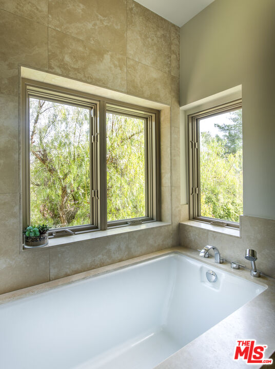 2655 Topanga Skyline Dr