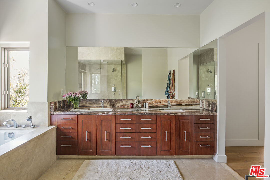 2655 Topanga Skyline Dr