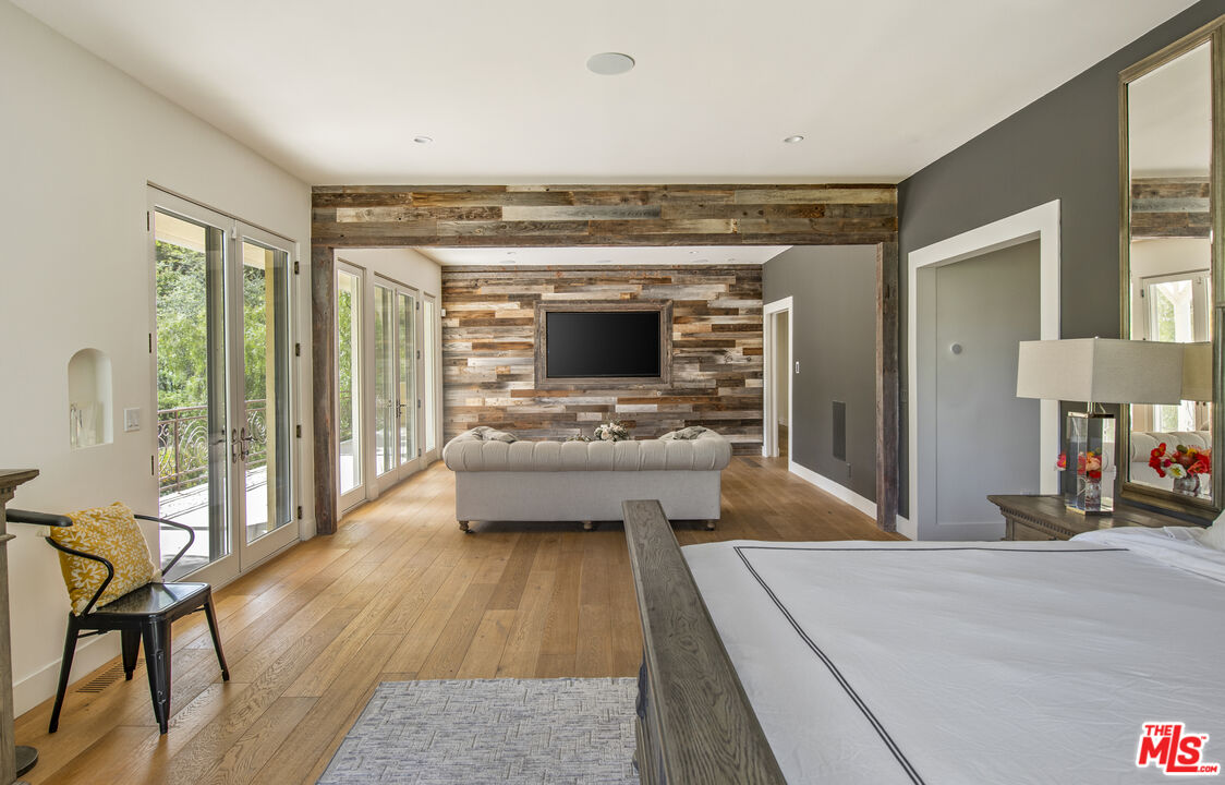 2655 Topanga Skyline Dr